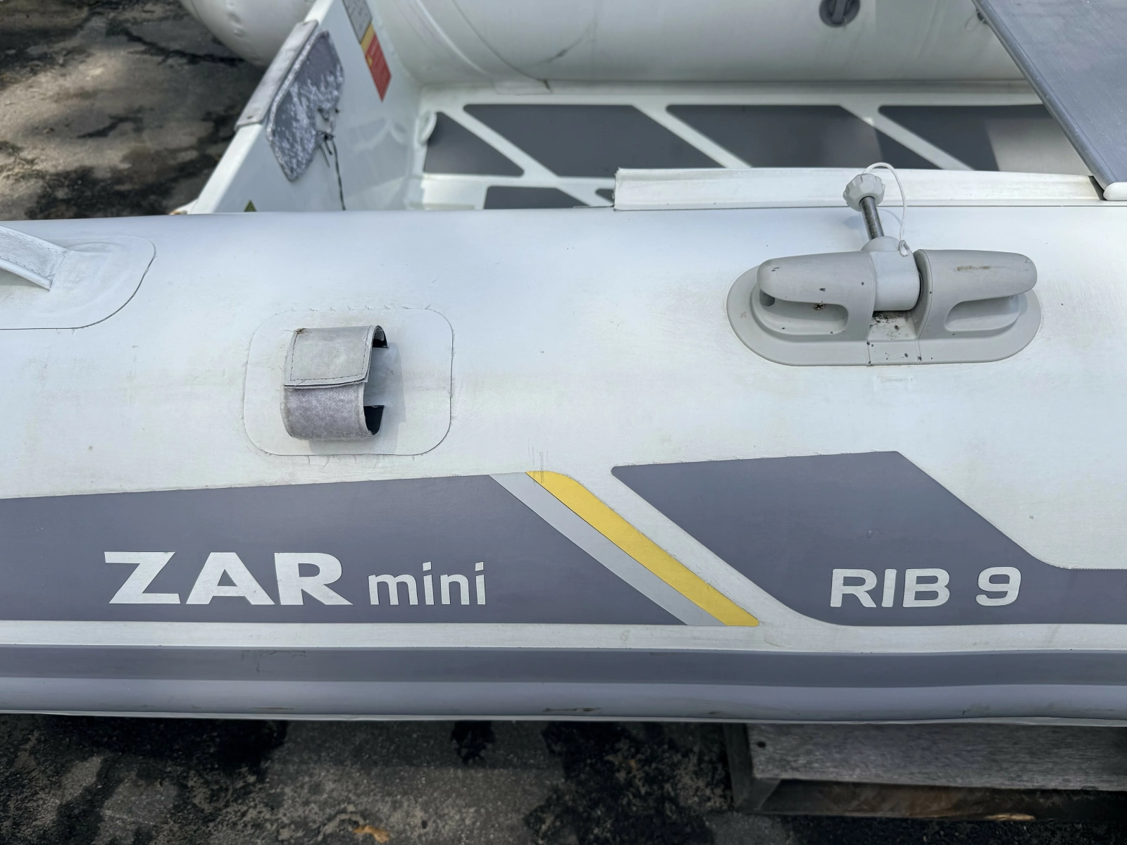 43' Mainship tender3