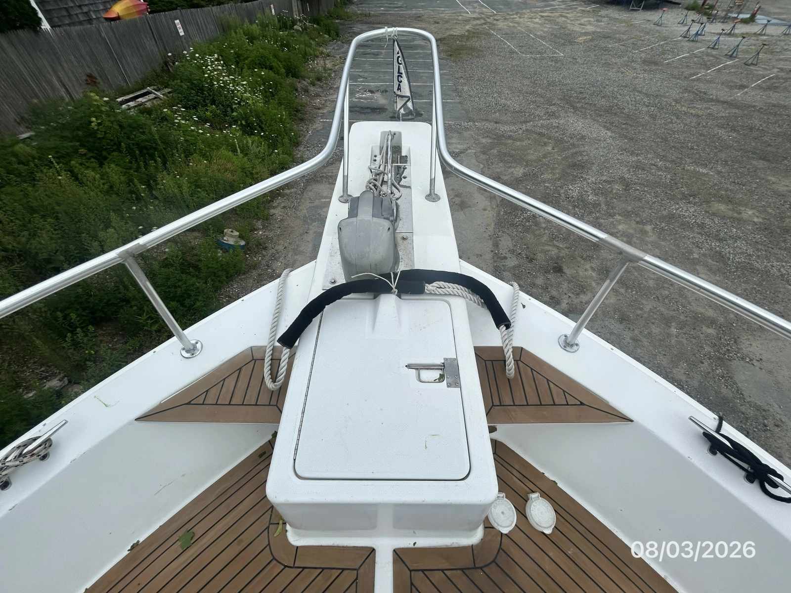 43' Mainship anchor windlass2