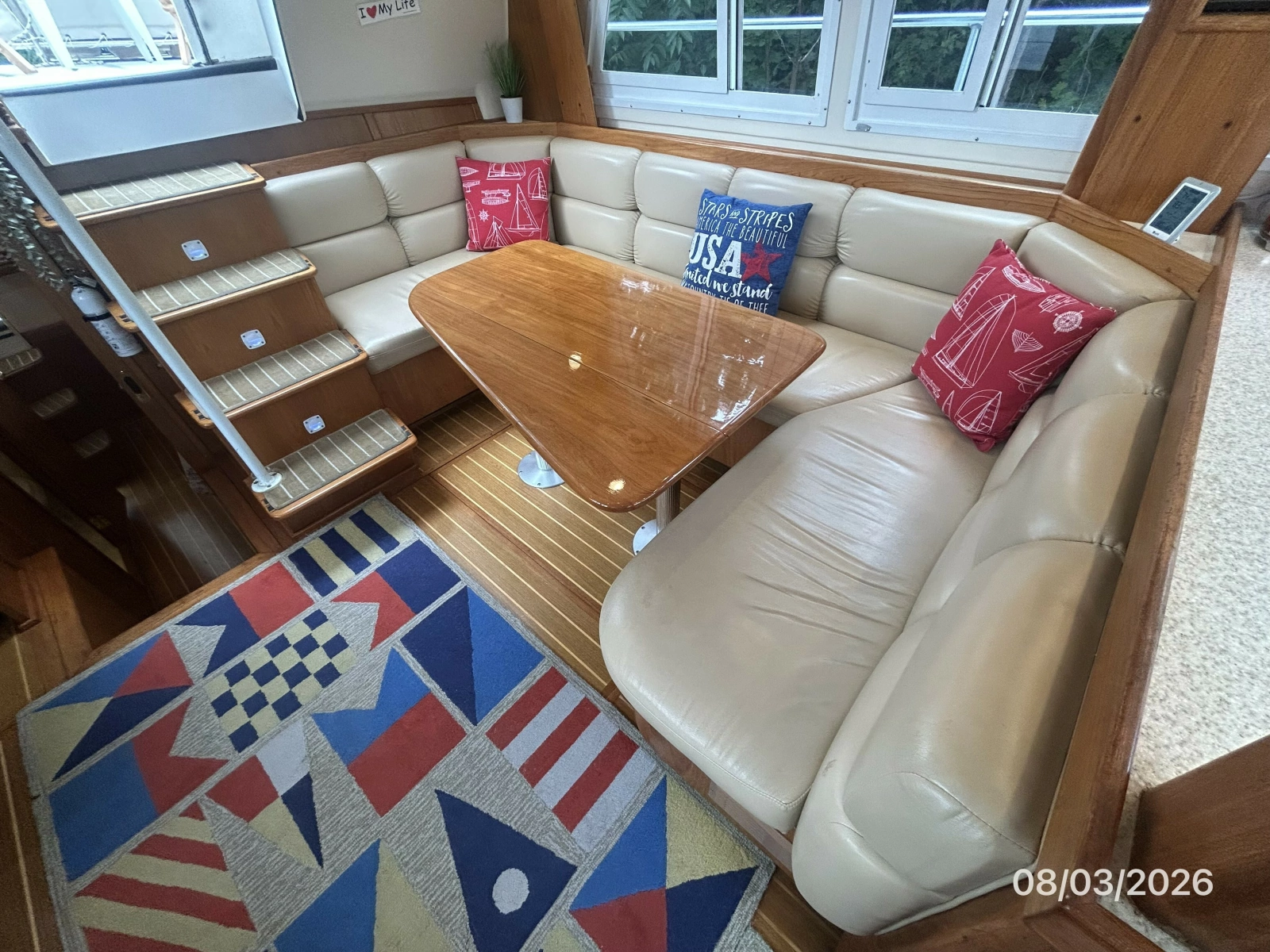 43' Mainship salon port seating