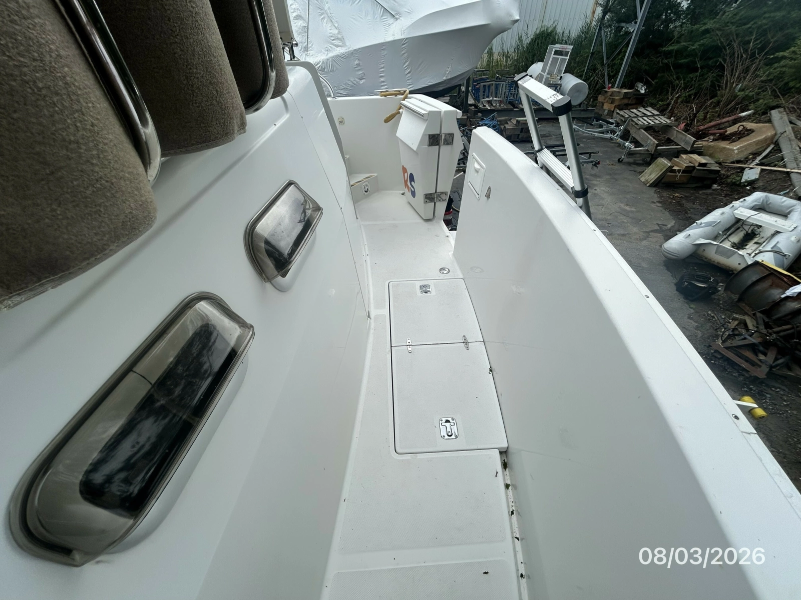 43' Mainship aftdeck starboard