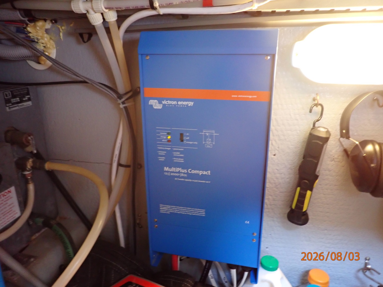 43' Mainship inverter