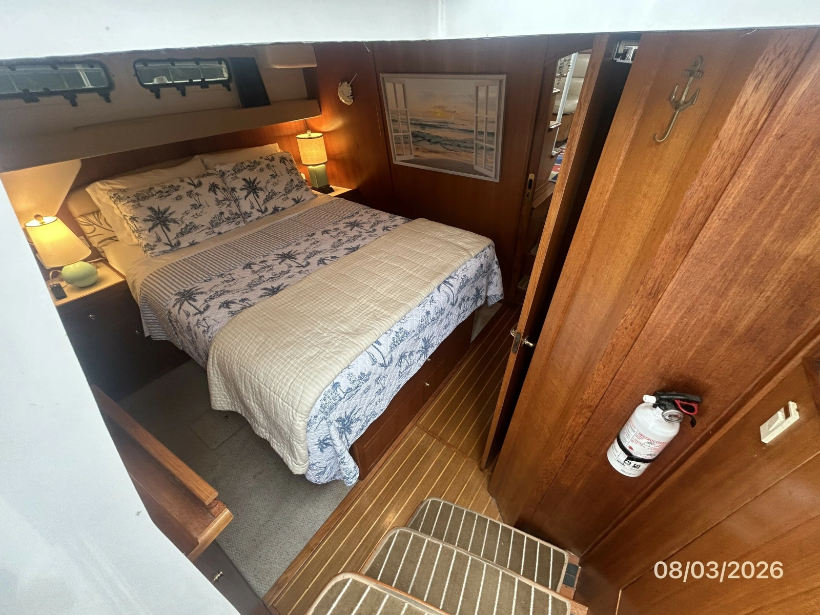 43' Mainship master stateroom2