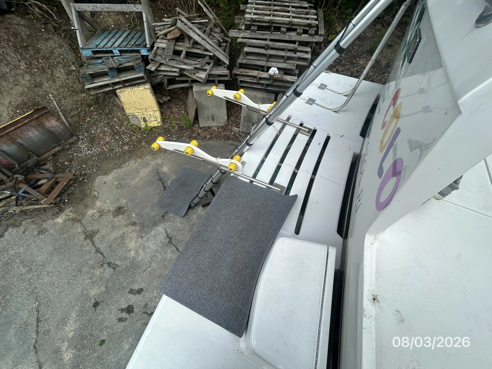 43' Mainship swimplatform2