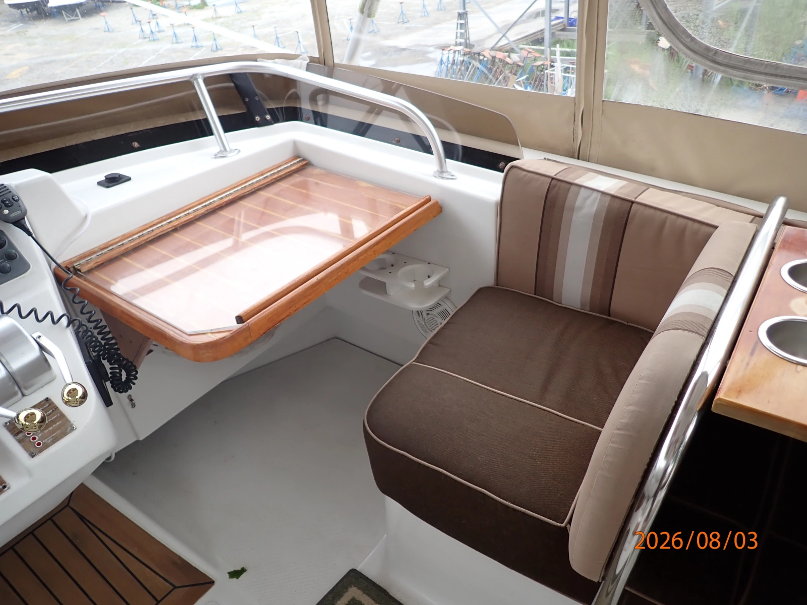 43' Mainship flybridge starboard forward