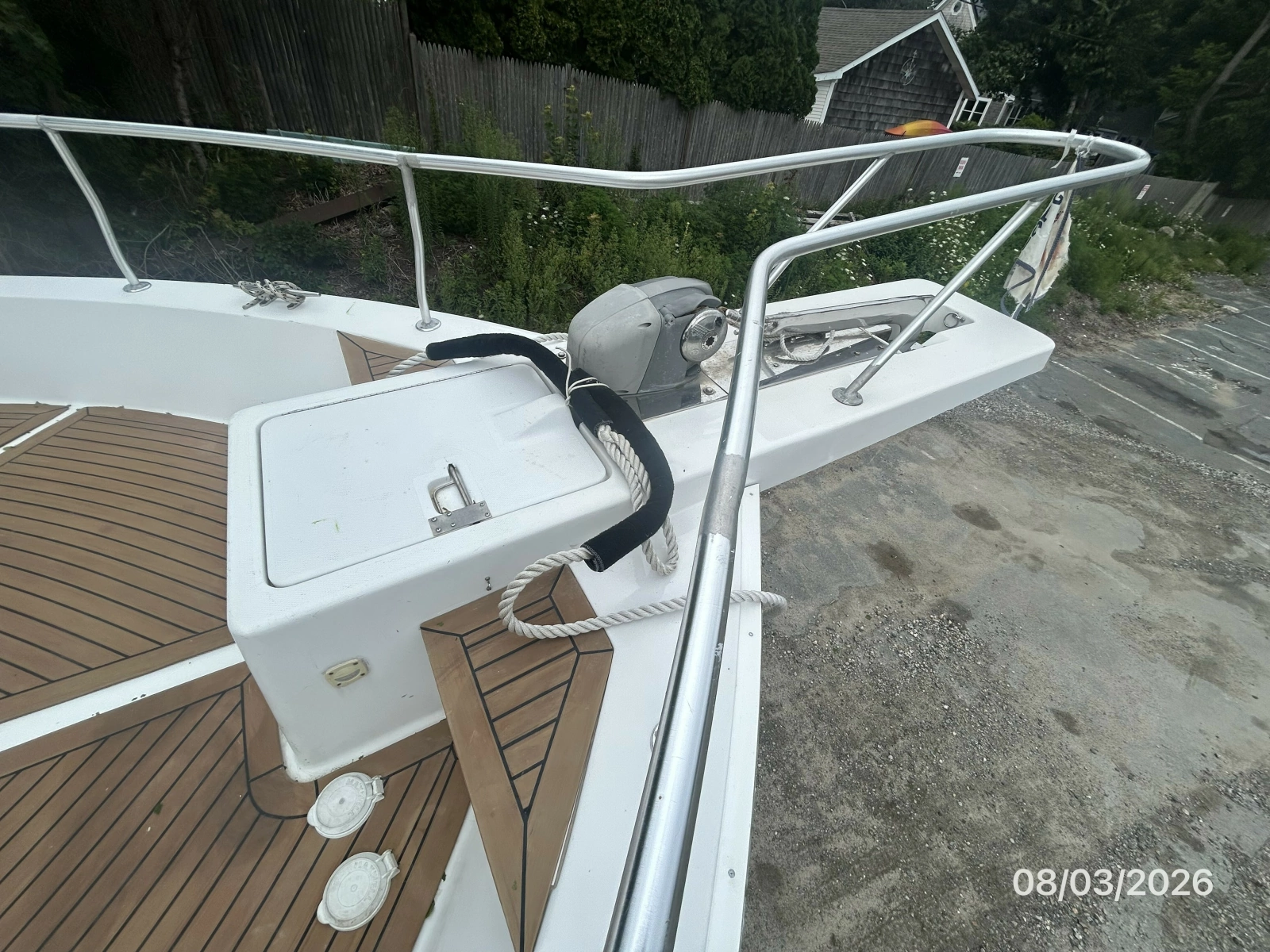 43' Mainship anchor windlass1