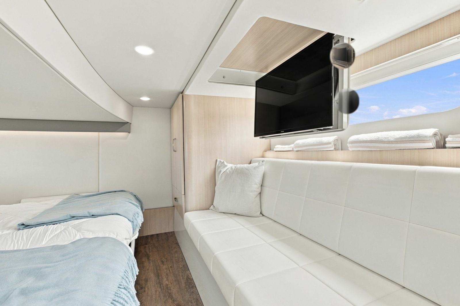 2025 Regal 42 Grande Coup