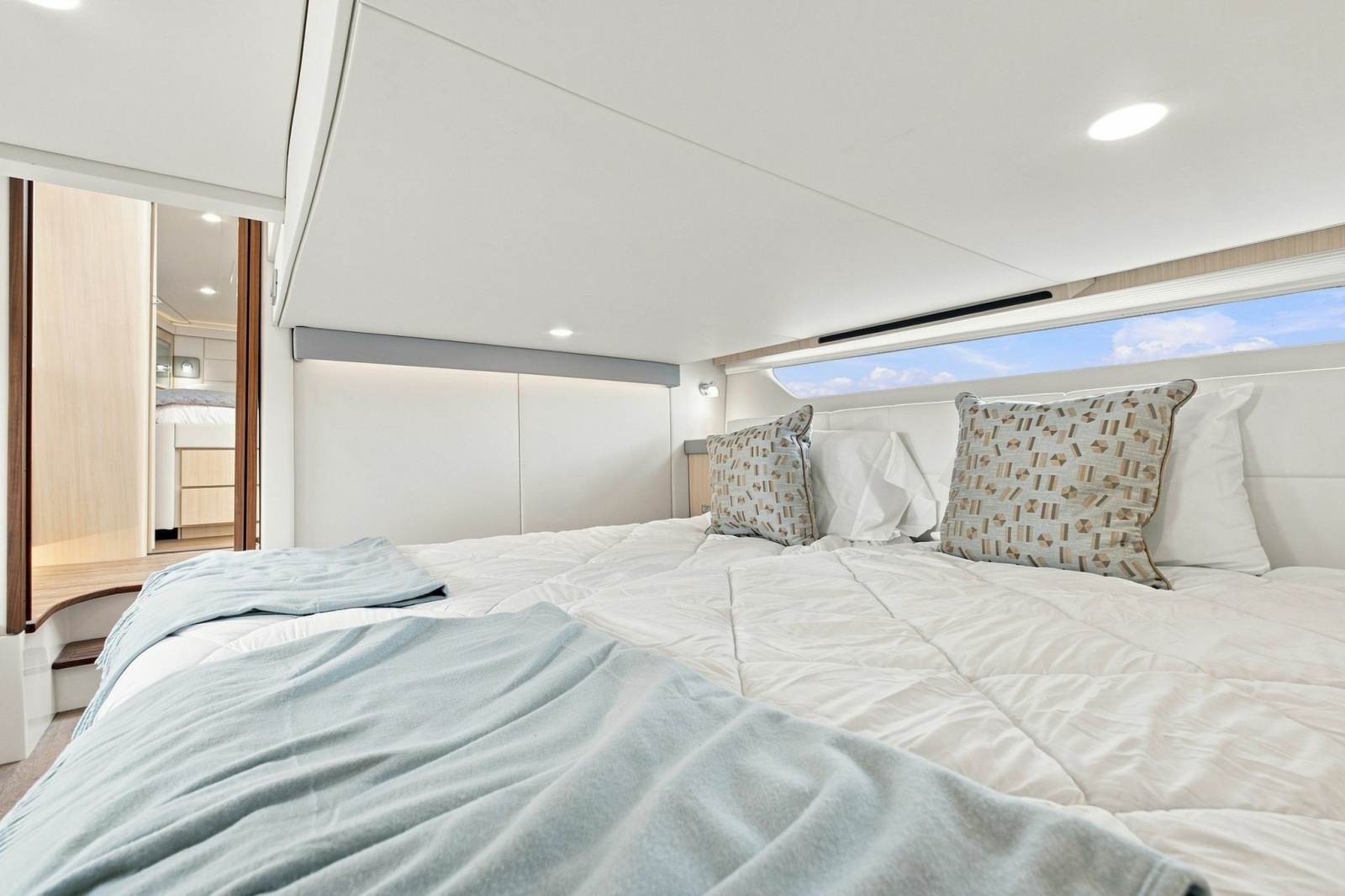 2025 Regal 42 Grande Coup
