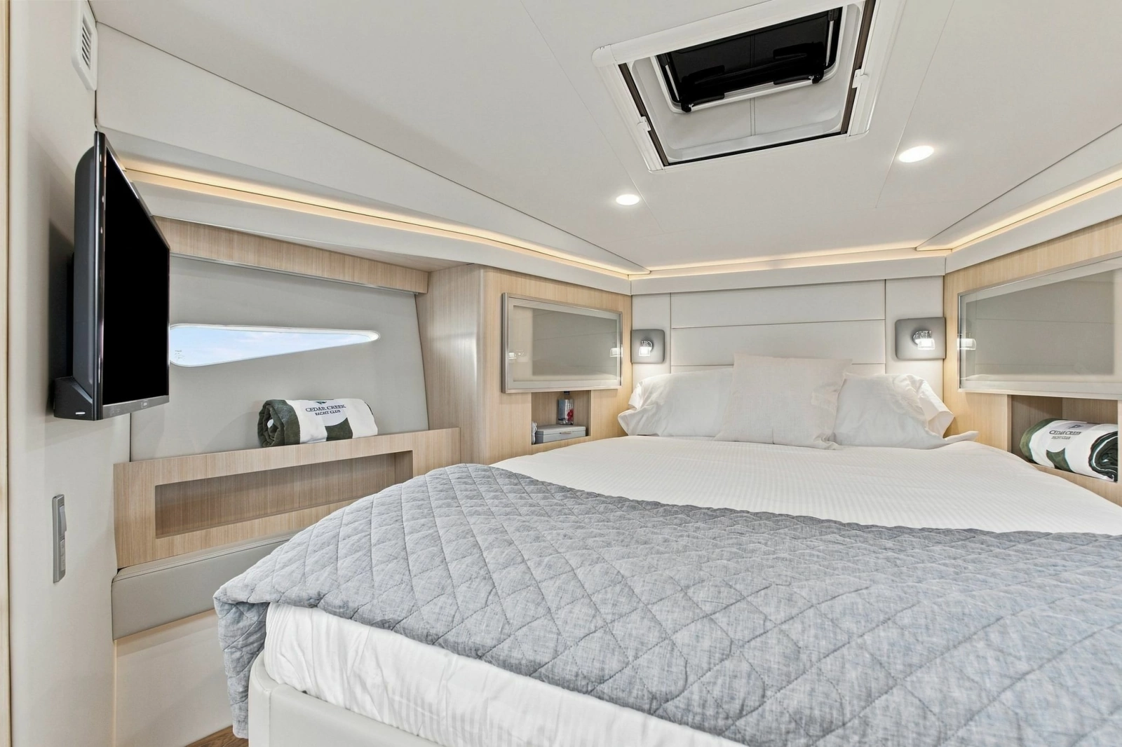 2025 Regal 42 Grande Coup