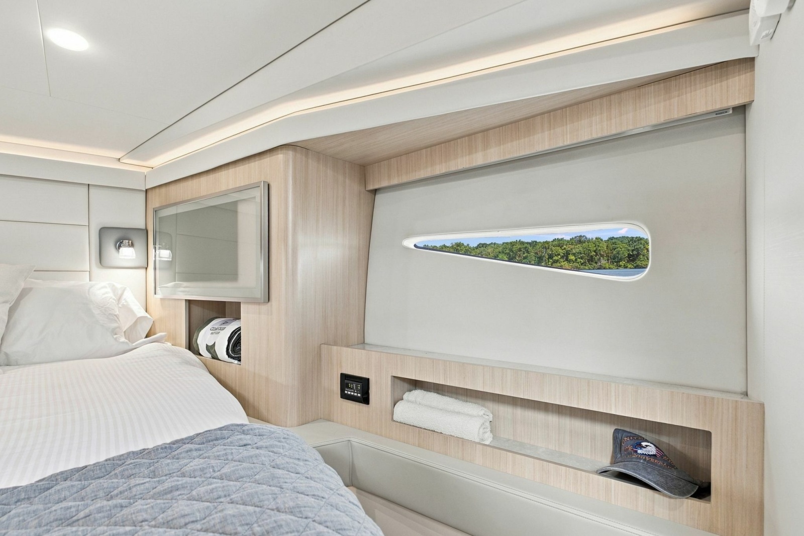 2025 Regal 42 Grande Coup