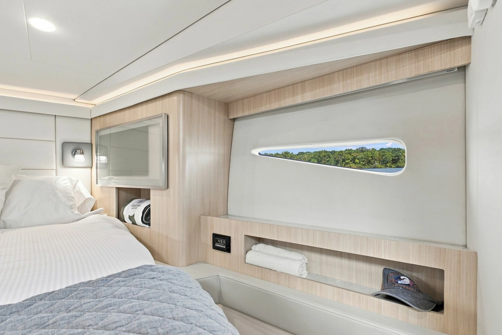 2025 Regal 42 Grande Coup