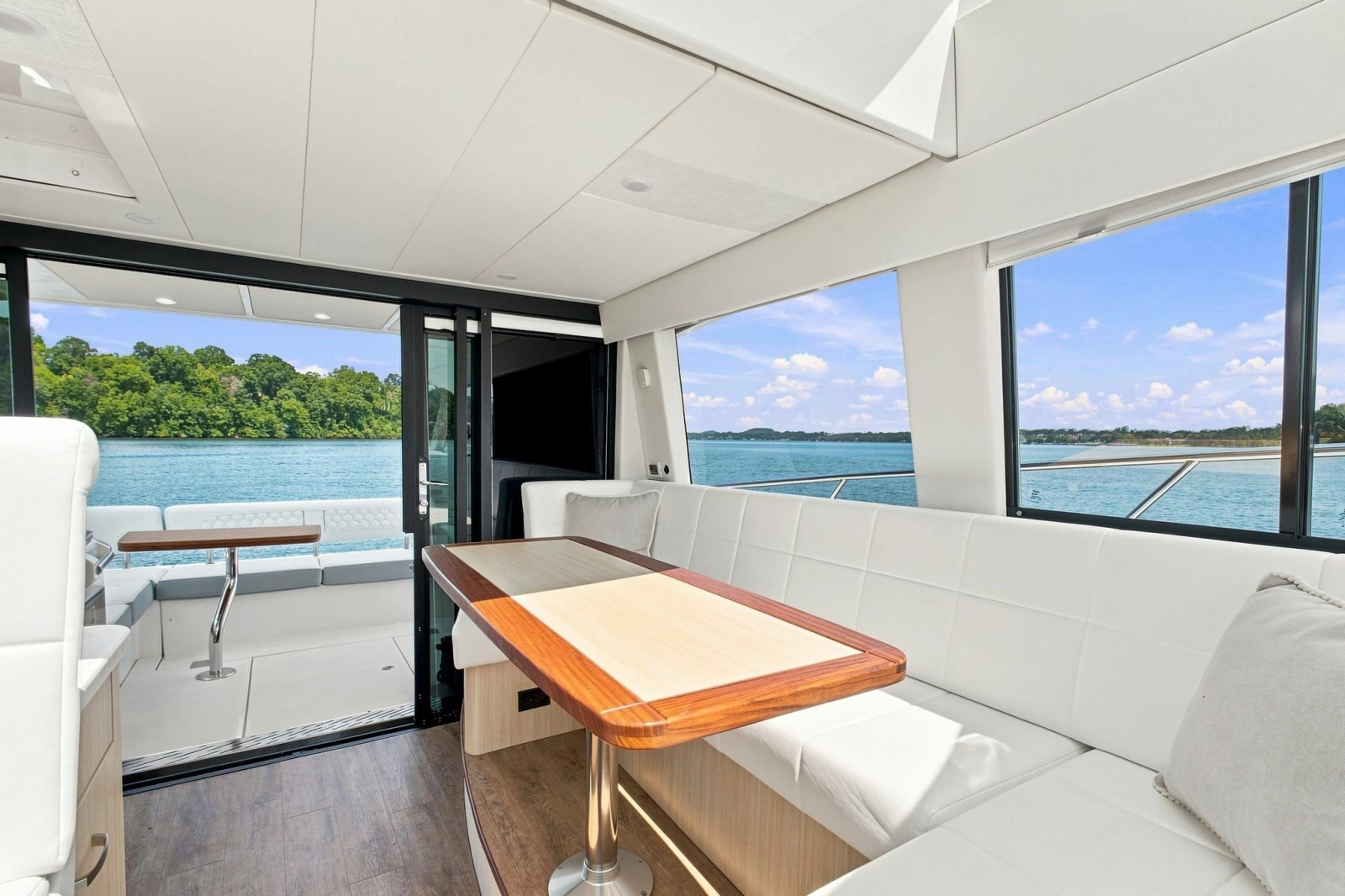 2025 Regal 42 Grande Coup