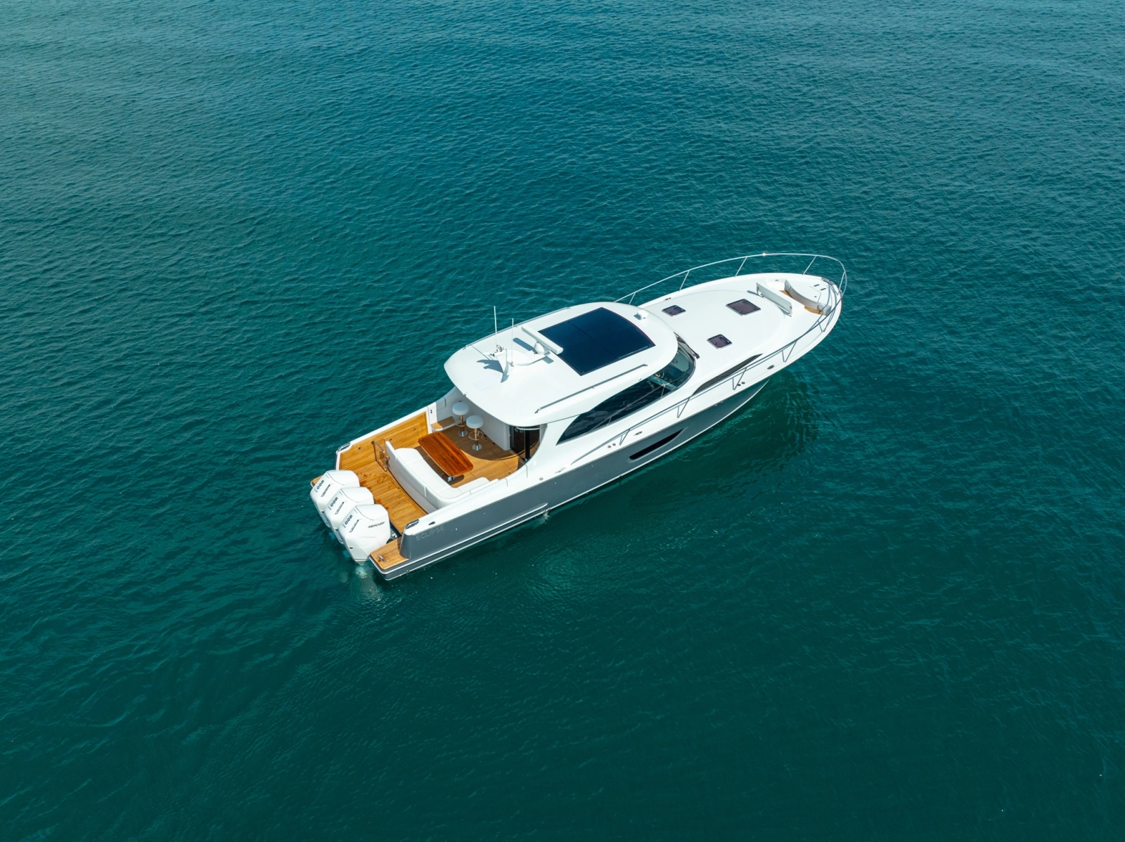 Eclipse 50 - STINGRAY GRAY - Exterior Profile