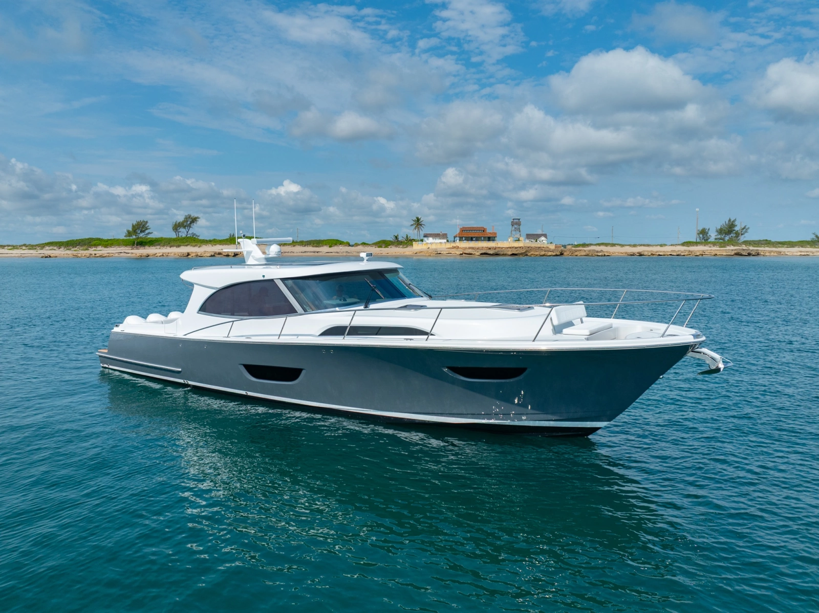 Eclipse 50 - STINGRAY GRAY - Exterior Profile