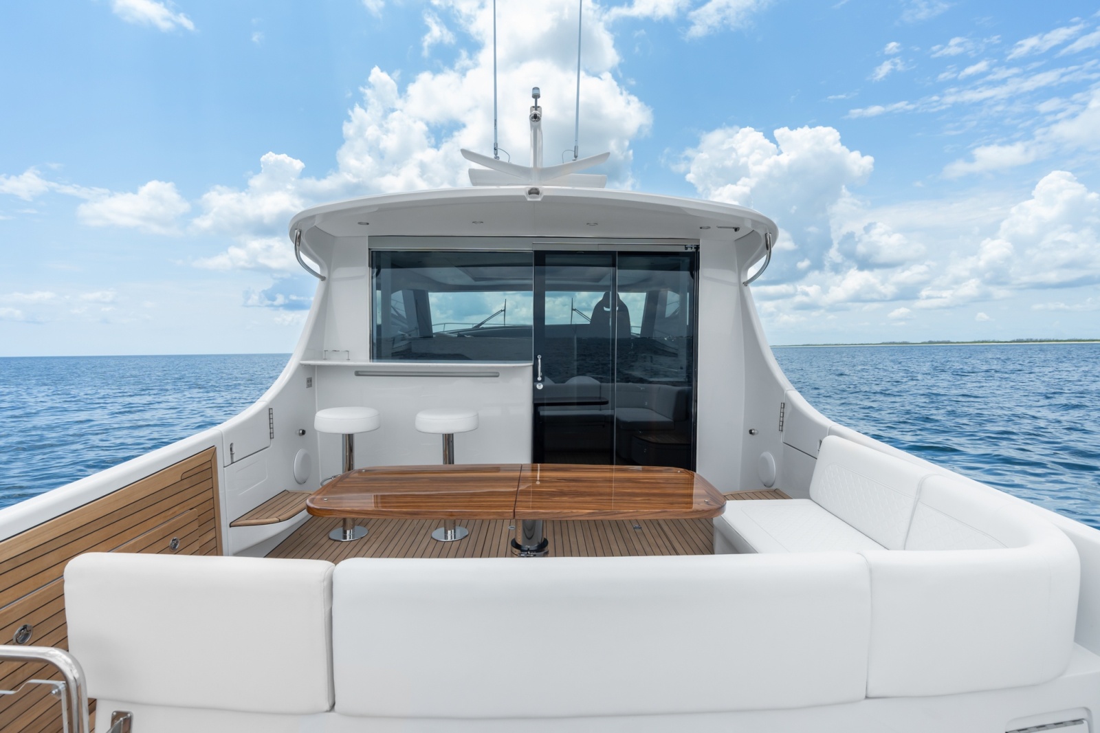 Eclipse 50 - STINGRAY GRAY - Aft