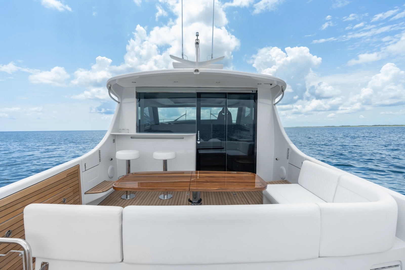 Eclipse 50 - STINGRAY GRAY - Aft
