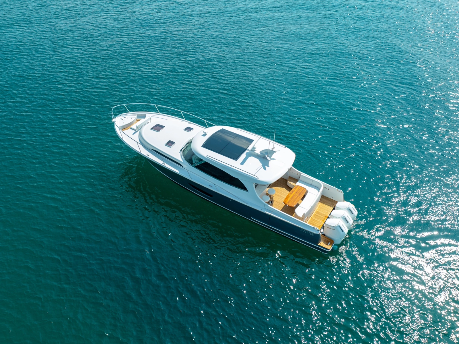 Eclipse 50 - STINGRAY GRAY - Exterior Profile