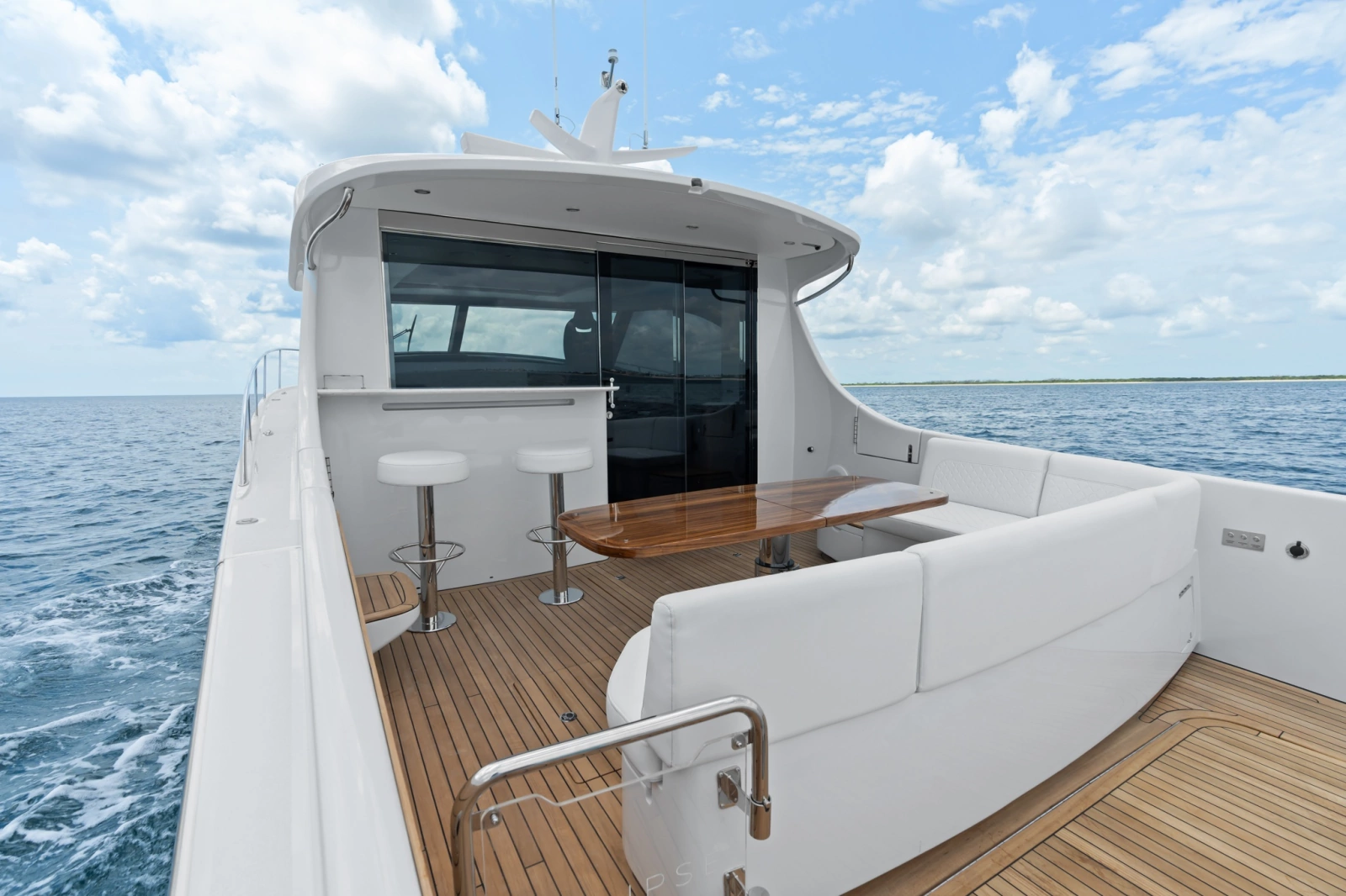 Eclipse 50 - STINGRAY GRAY - Aft