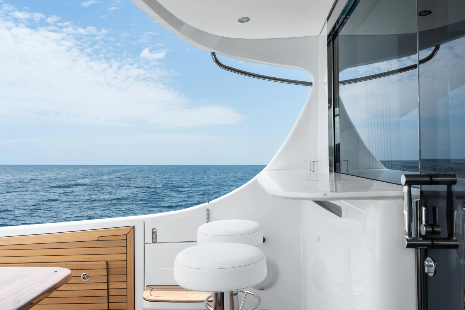 Eclipse 50 - STINGRAY GRAY - Aft