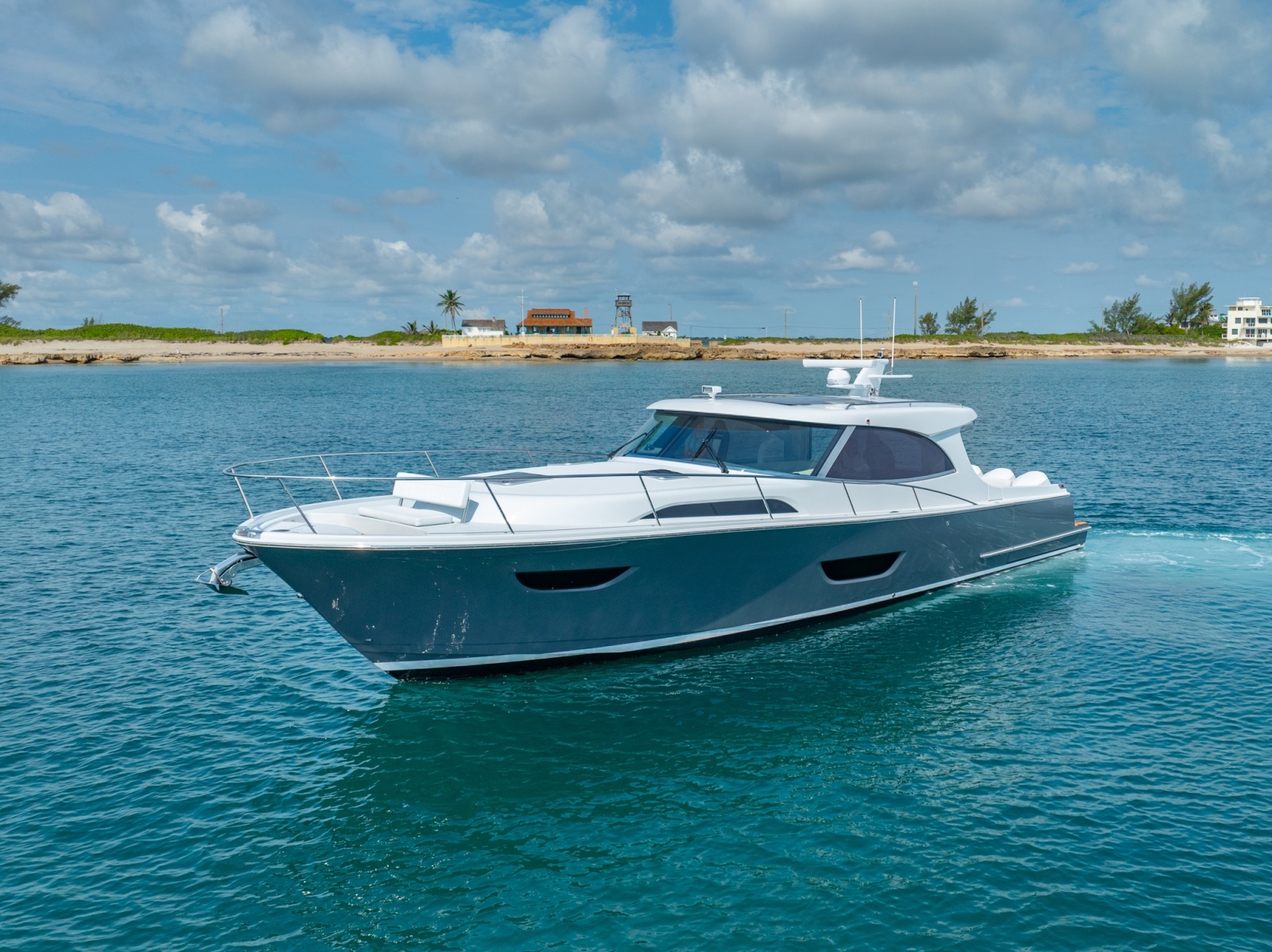 Eclipse 50 - STINGRAY GRAY - Exterior Profile