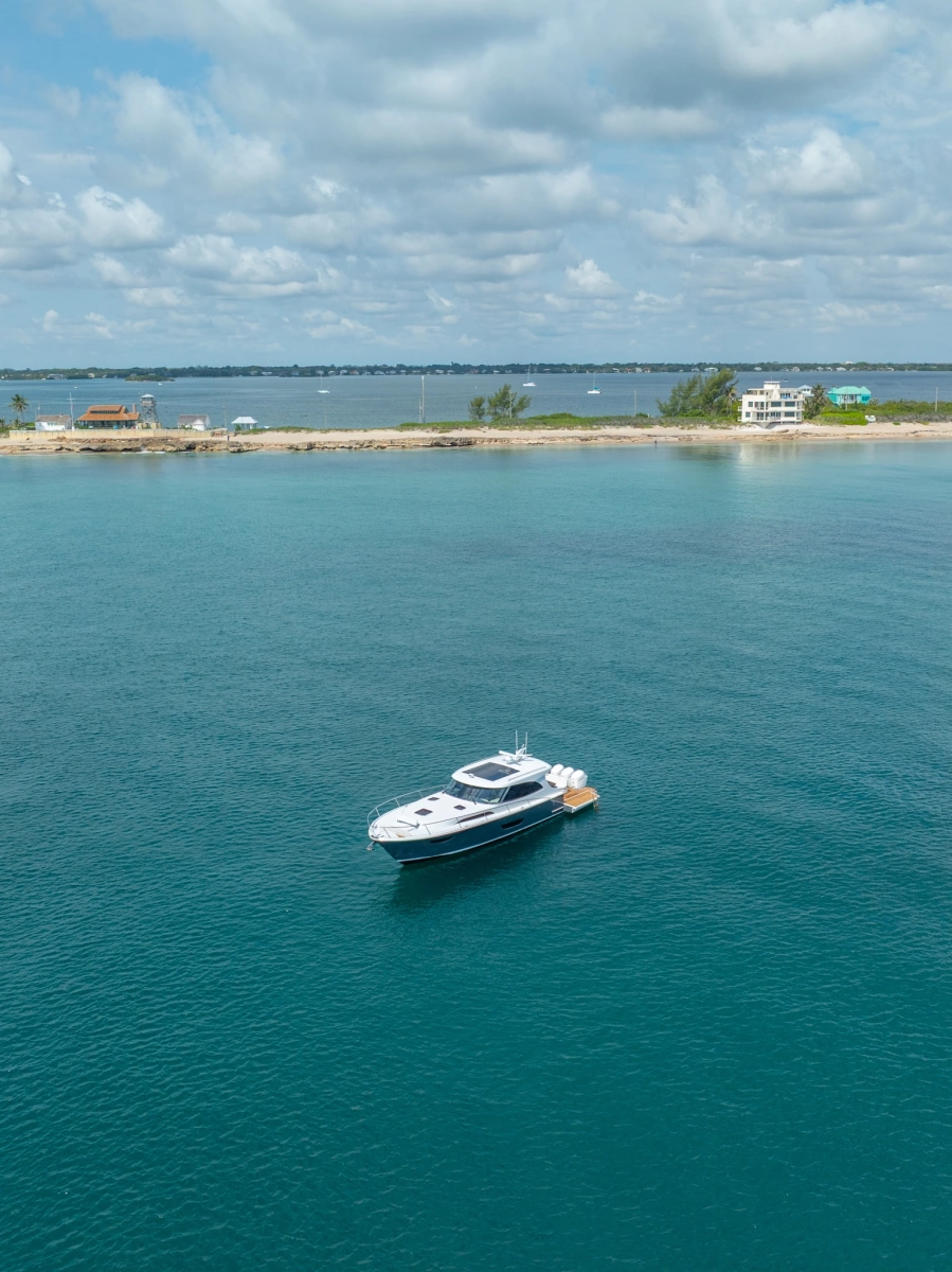 Eclipse 50 - STINGRAY GRAY - Exterior Profile