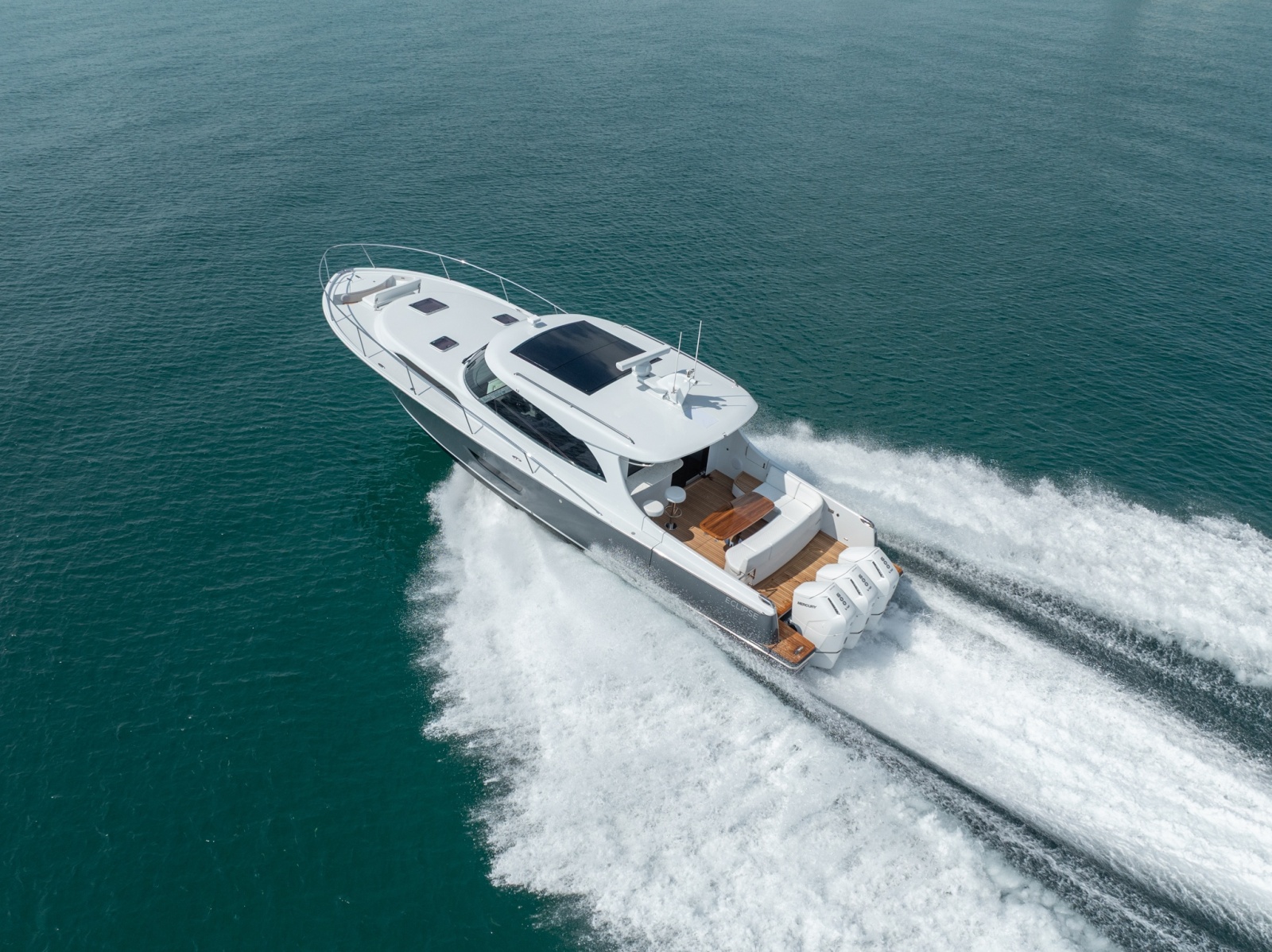 Eclipse 50 - STINGRAY GRAY - Exterior Profile