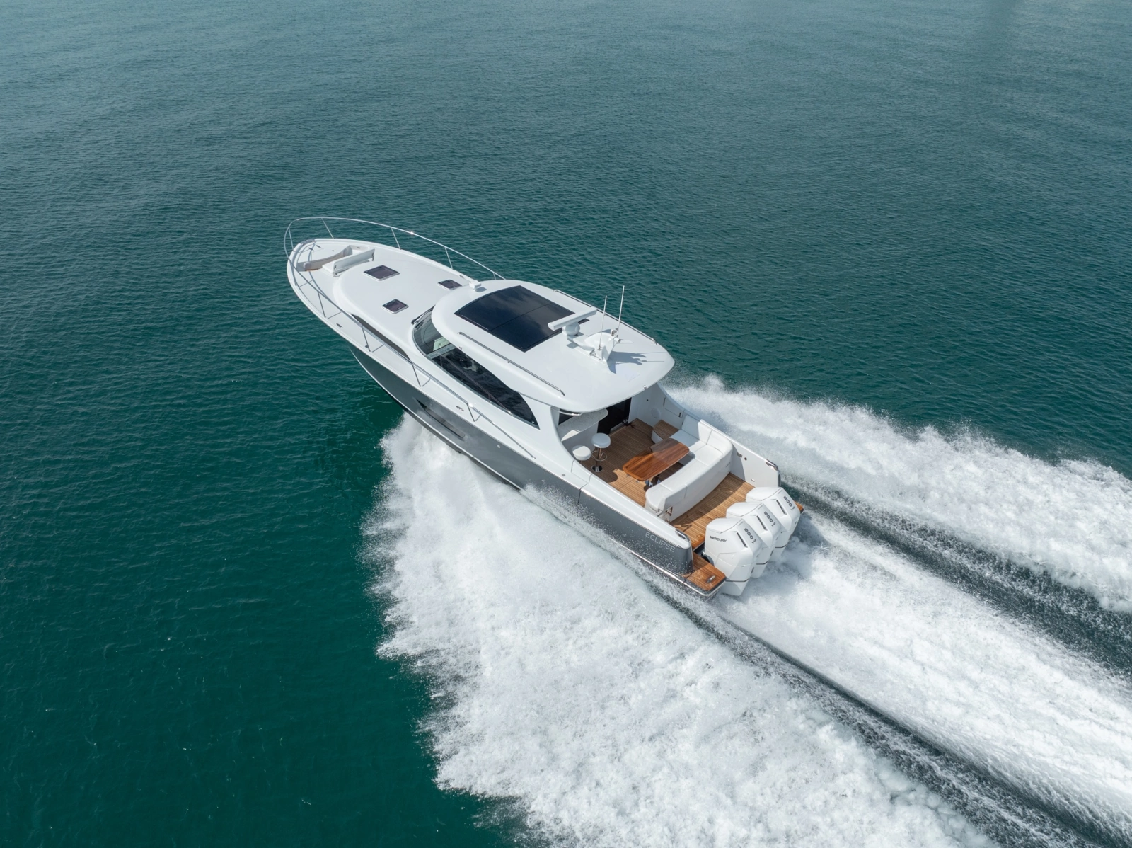 Eclipse 50 - STINGRAY GRAY - Exterior Profile
