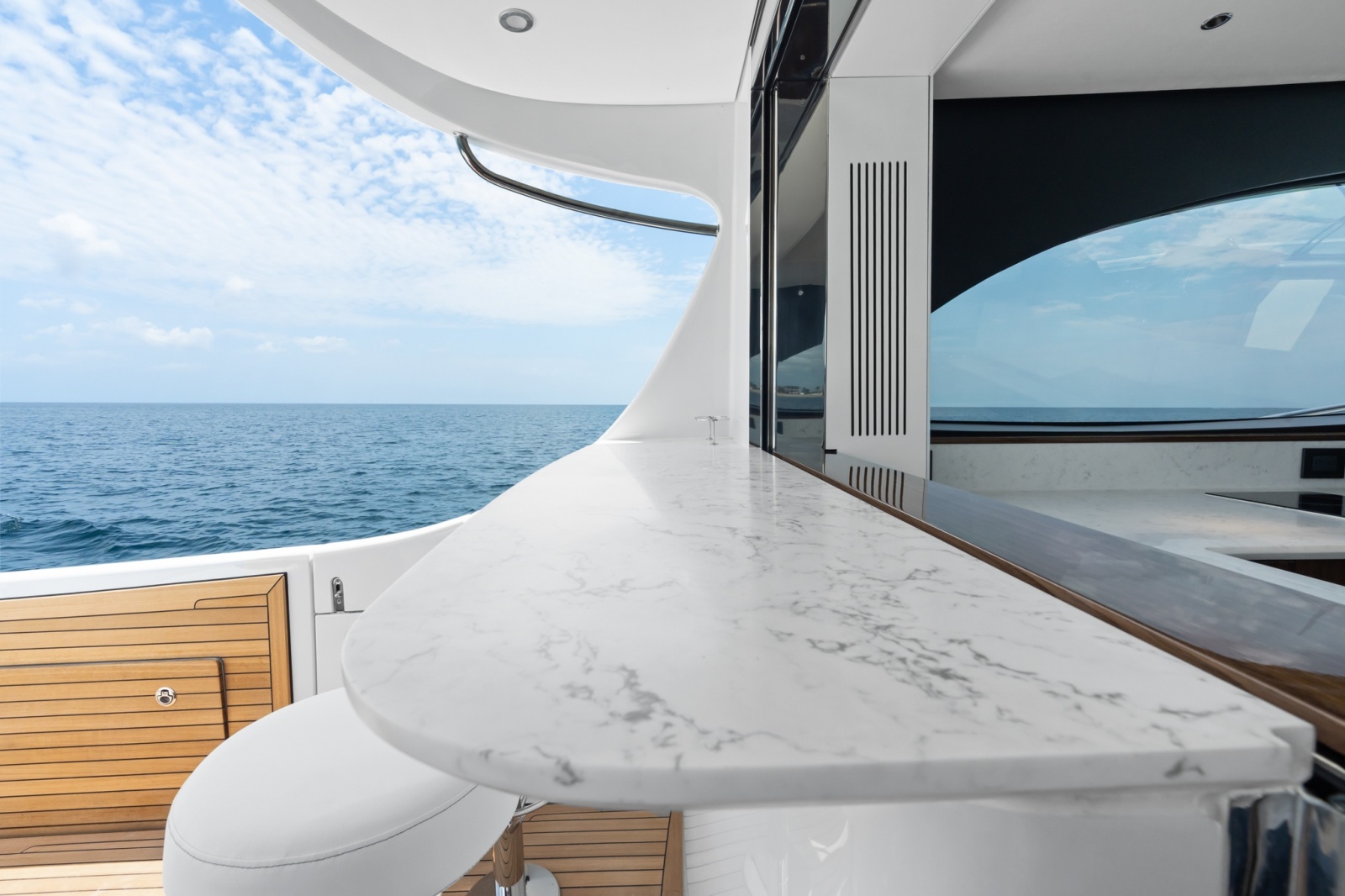 Eclipse 50 - STINGRAY GRAY - Aft