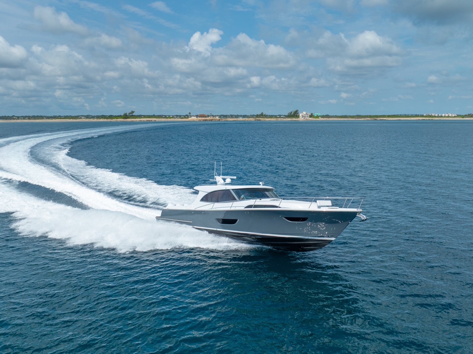 Eclipse 50 - STINGRAY GRAY - Exterior Profile