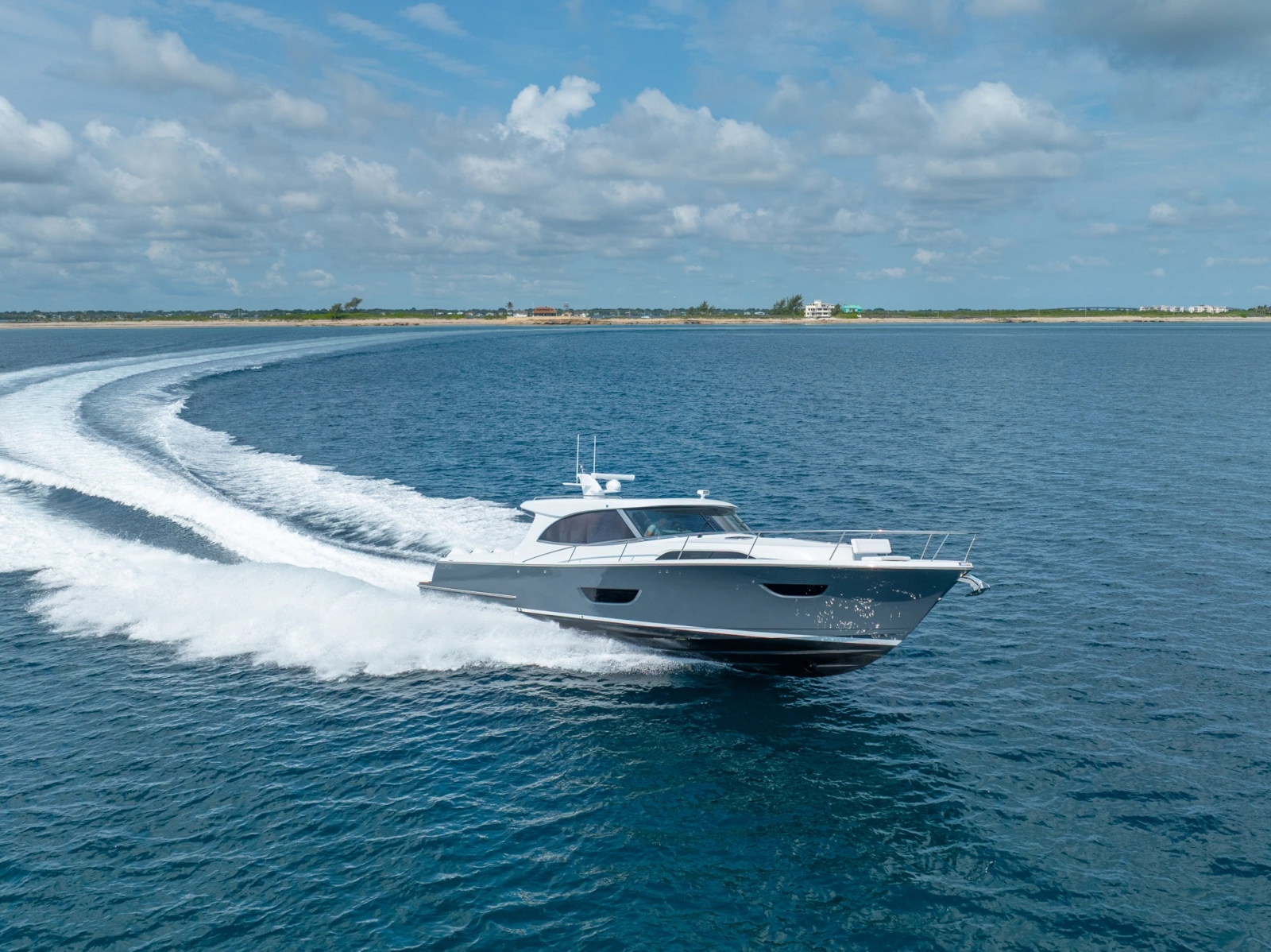 Eclipse 50 - STINGRAY GRAY - Exterior Profile