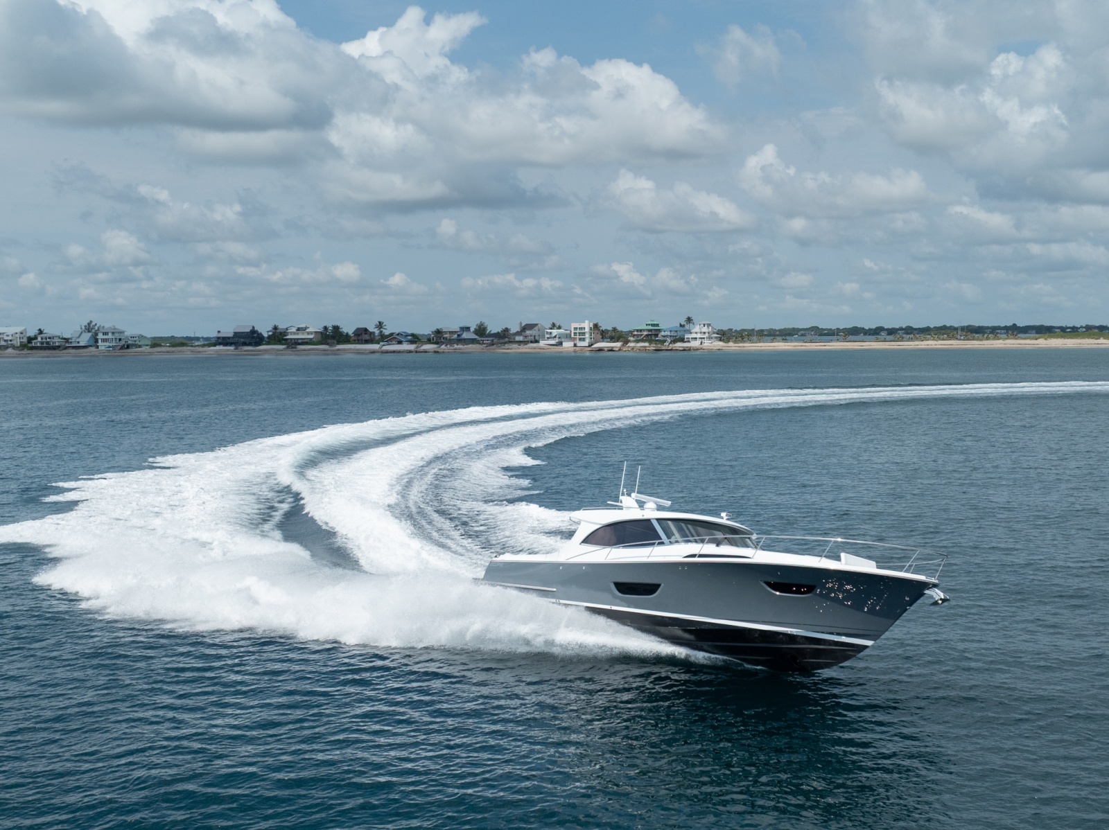 Eclipse 50 - STINGRAY GRAY - Exterior Profile