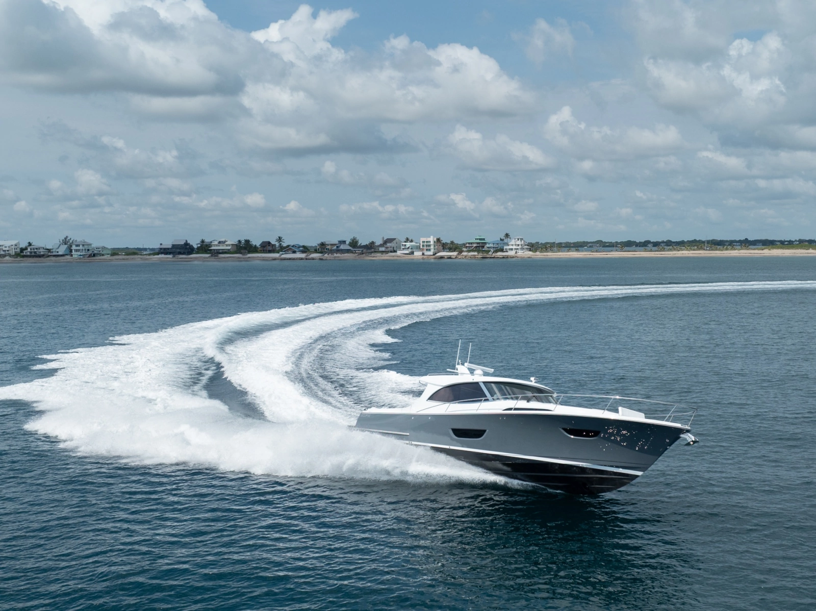 Eclipse 50 - STINGRAY GRAY - Exterior Profile
