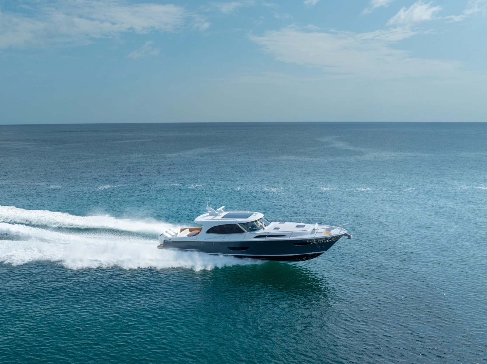Eclipse 50 - STINGRAY GRAY - Exterior Profile