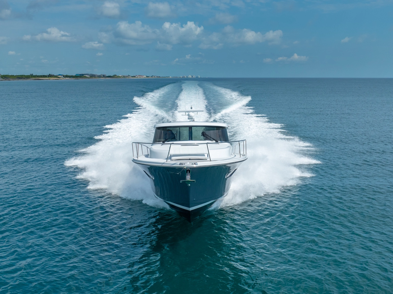 Eclipse 50 - STINGRAY GRAY - Exterior Profile