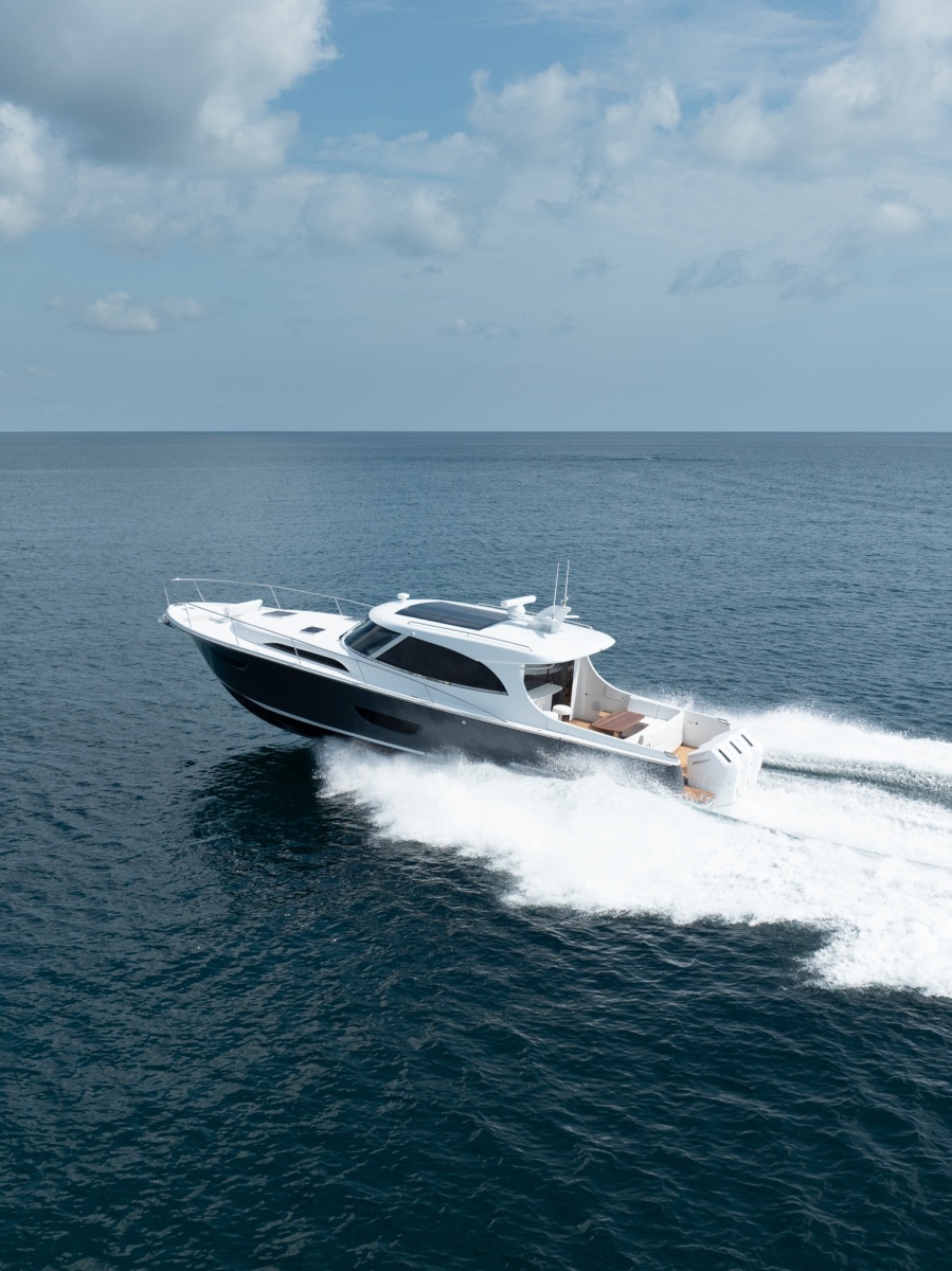 Eclipse 50 - STINGRAY GRAY - Exterior Profile