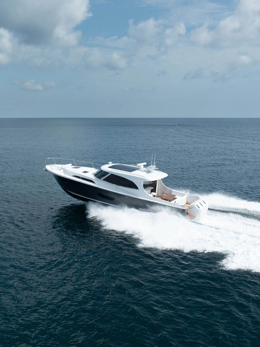Eclipse 50 - STINGRAY GRAY - Exterior Profile