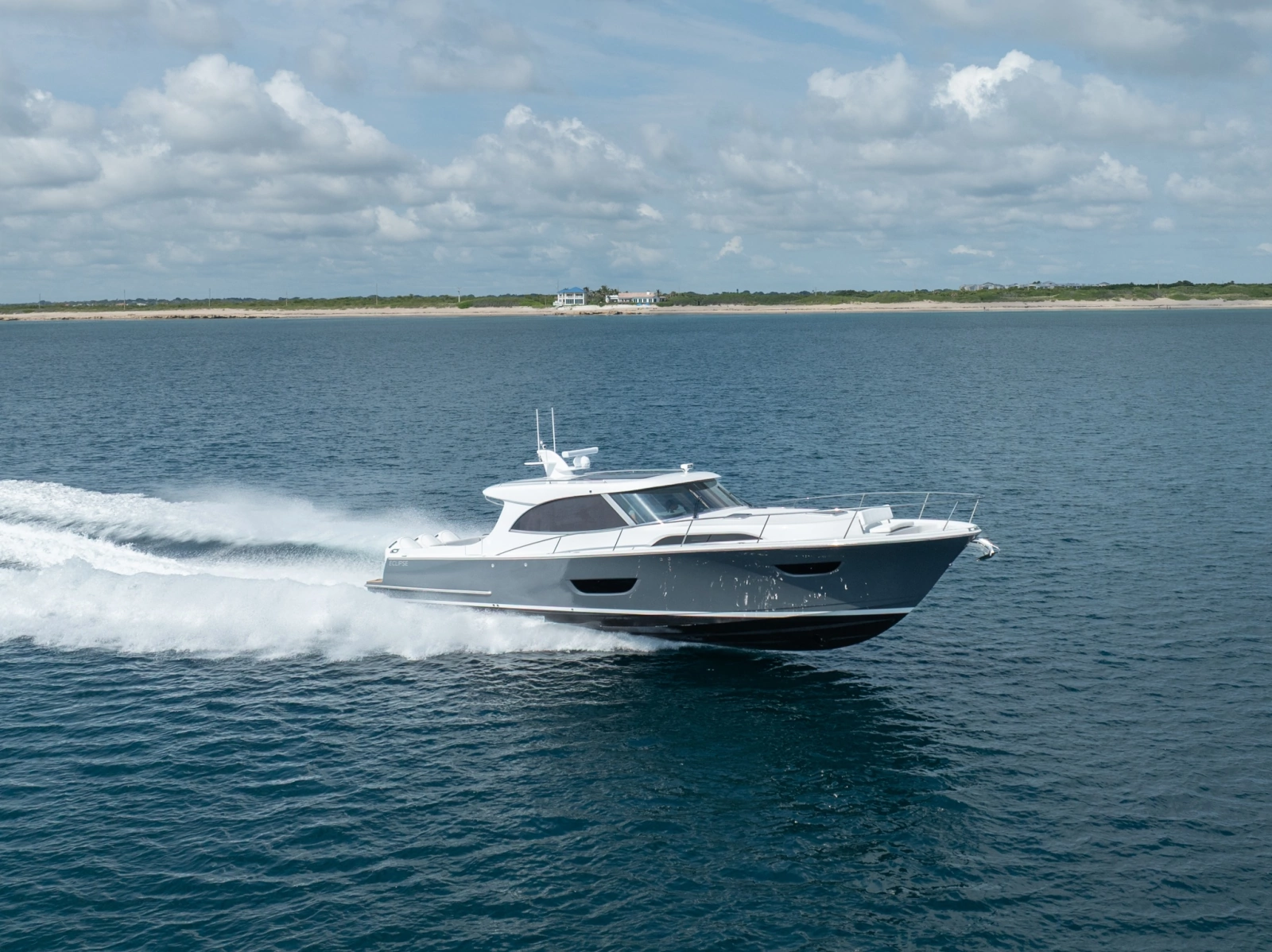 Eclipse 50 - STINGRAY GRAY - Exterior Profile