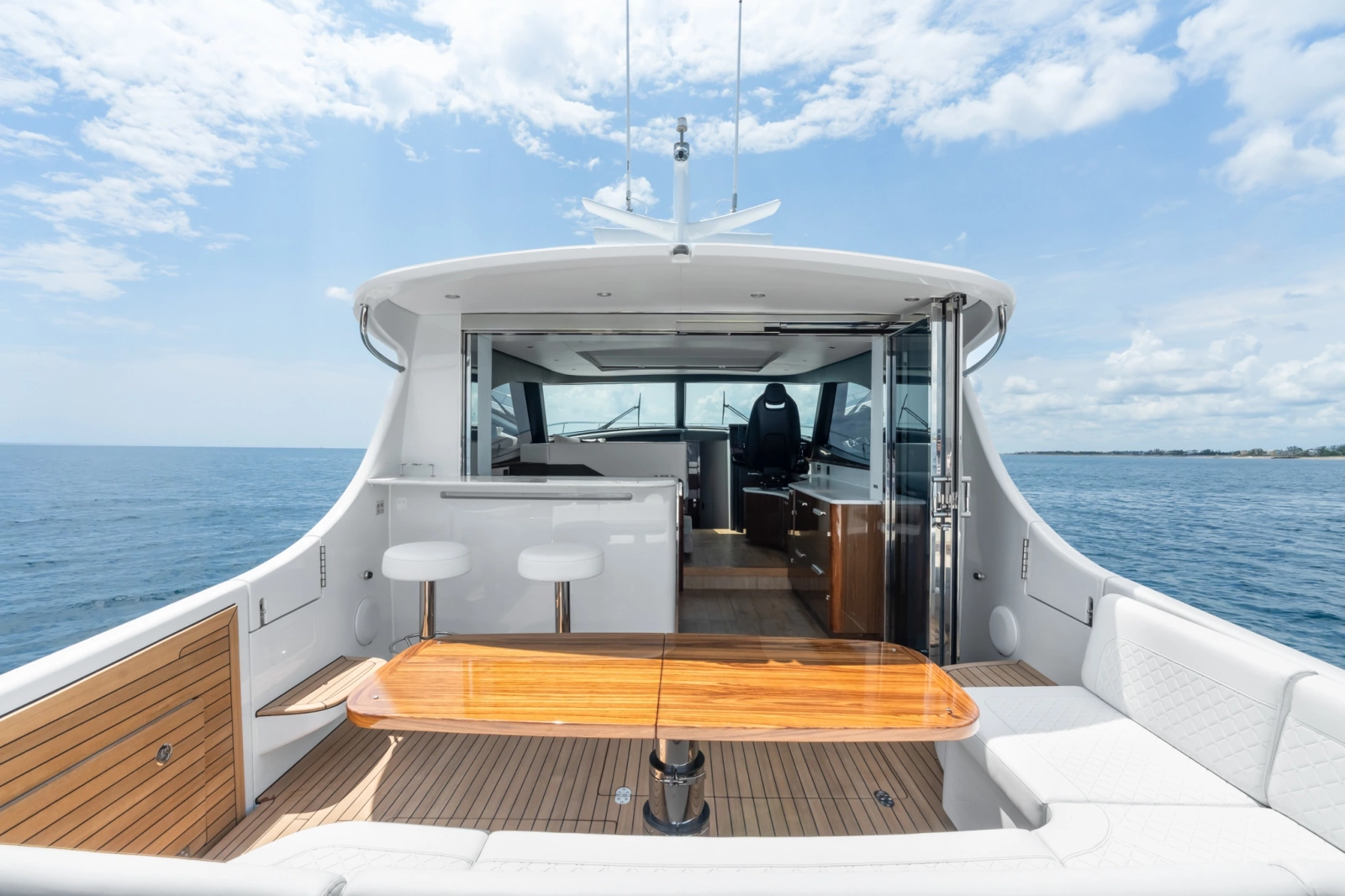 Eclipse 50 - STINGRAY GRAY - Aft