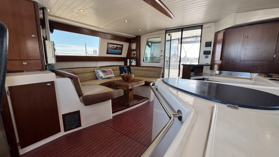 Dinette Looking Port