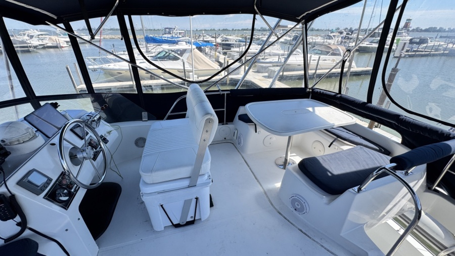 Flybridge Helm Seating