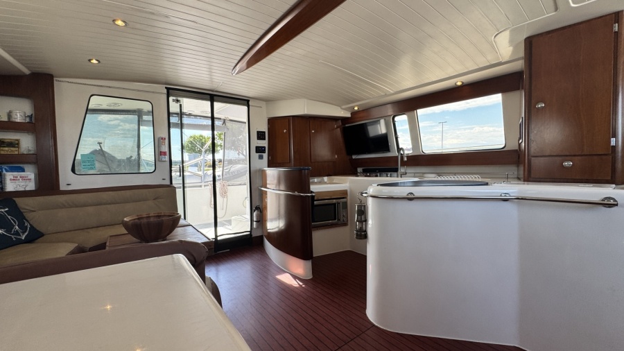 Salon Looking Aft