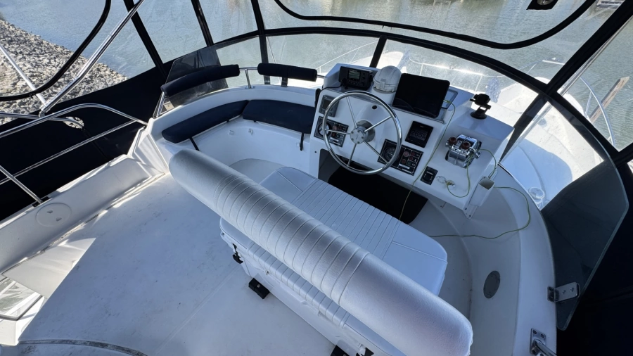 Flybridge Helm Seating