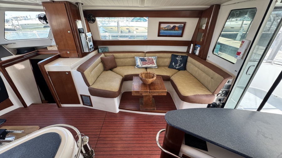 Dinette Looking Starboard