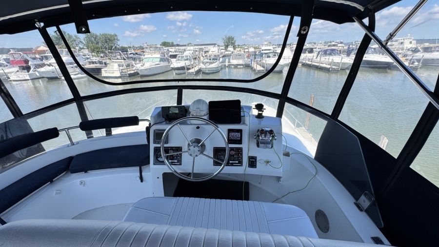 Flybridge Helm Seating