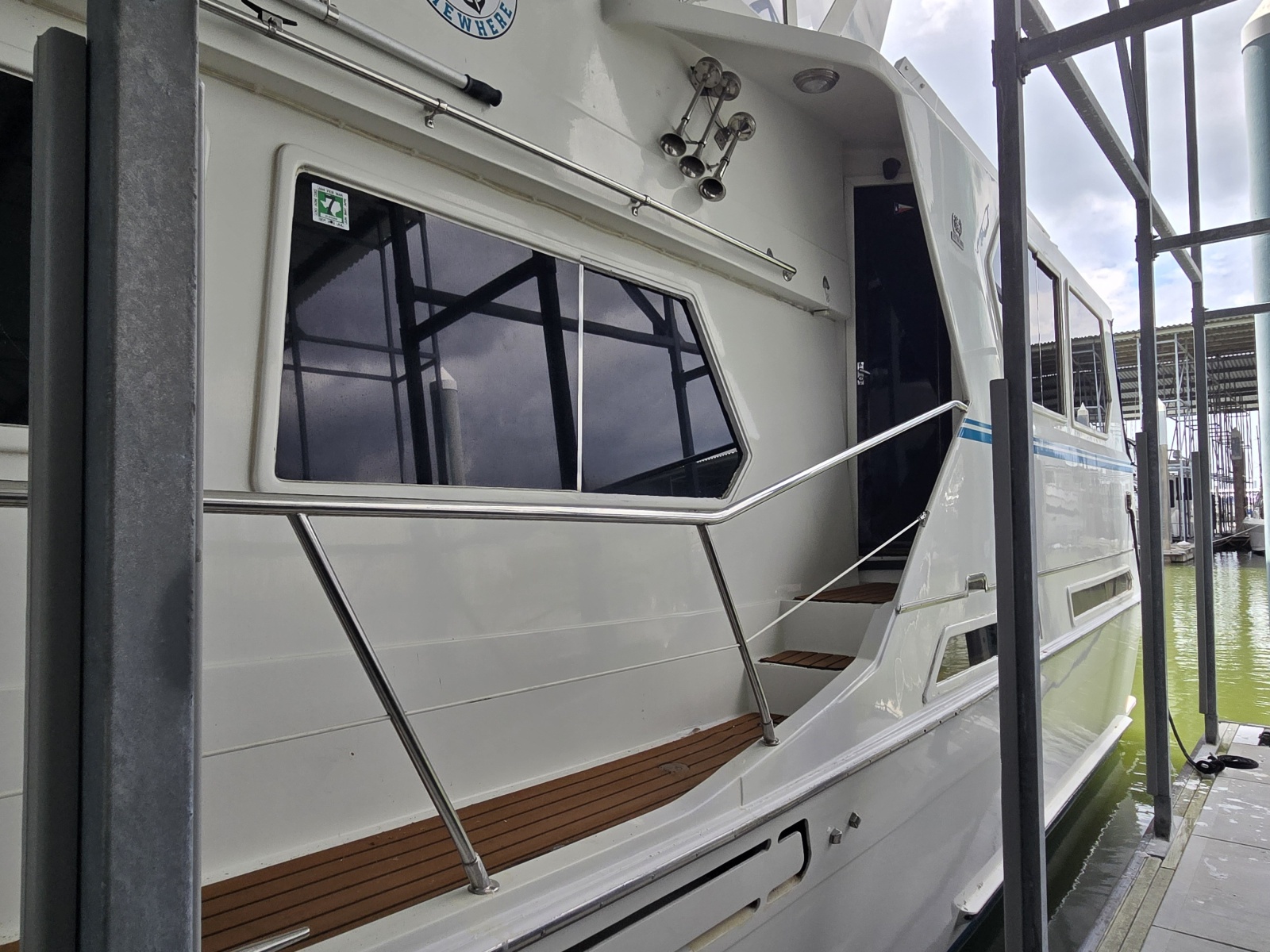 1988 Marine Trader Montechristo 56