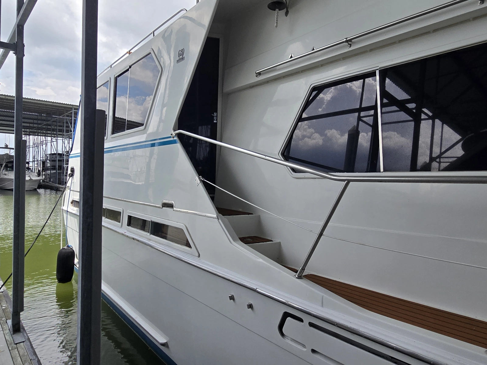 1988 Marine Trader Montechristo 56