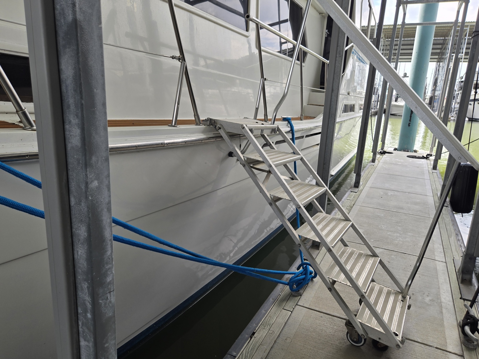 1988 Marine Trader Montechristo 56