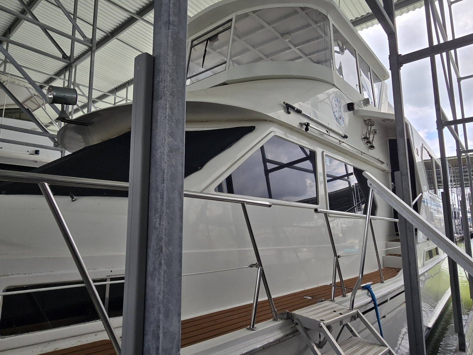 1988 Marine Trader Montechristo 56