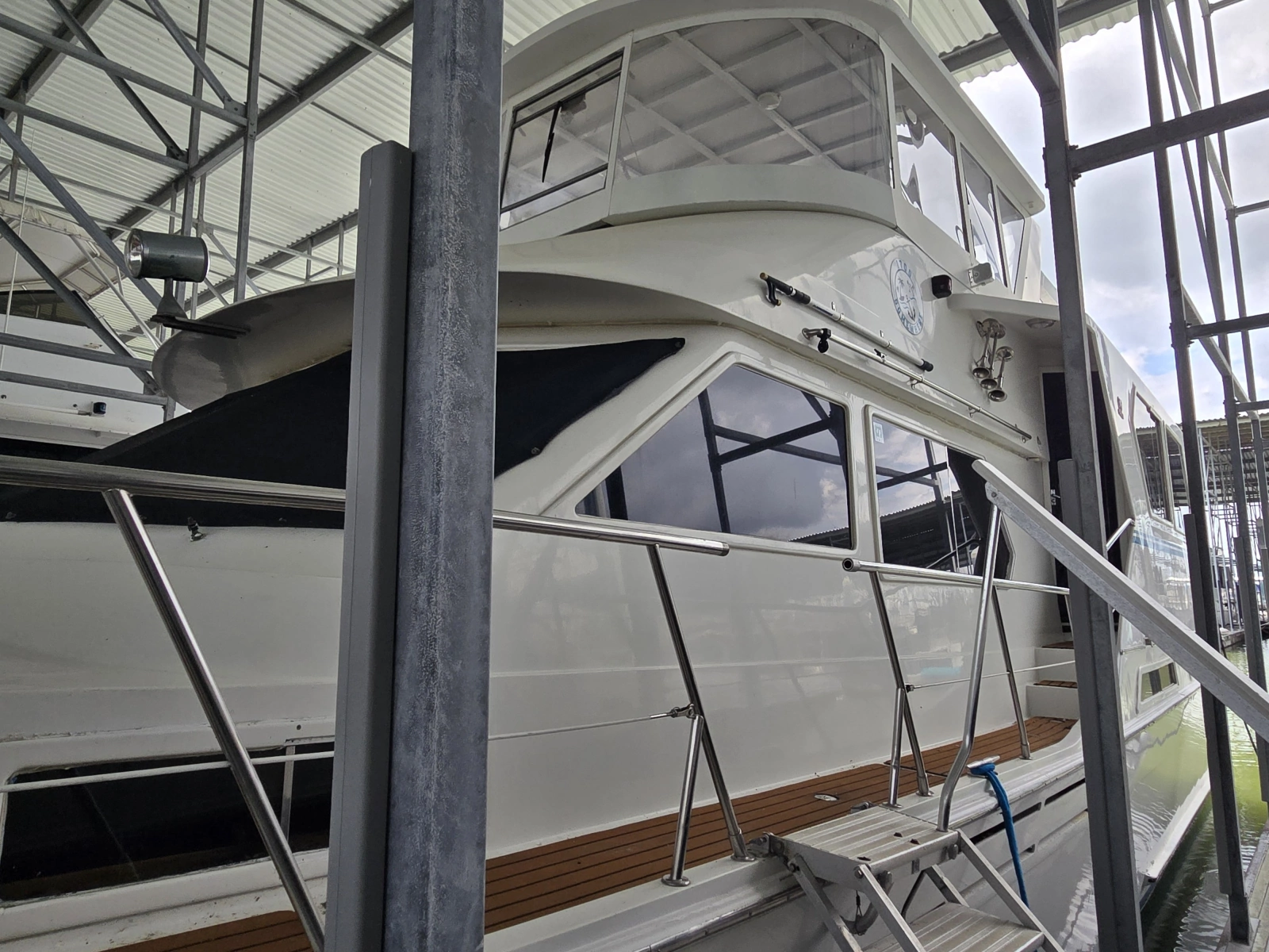 1988 Marine Trader Montechristo 56