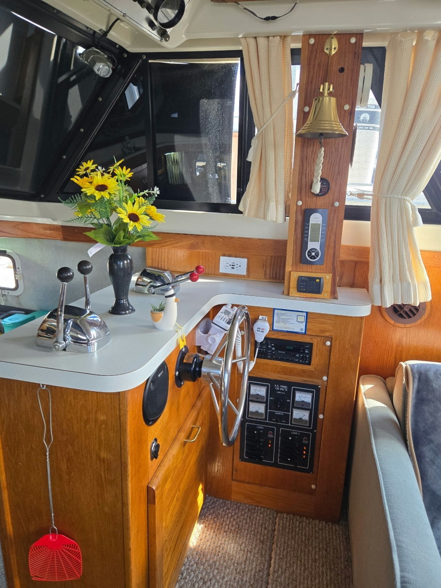 1988 Mainship Double Cabin