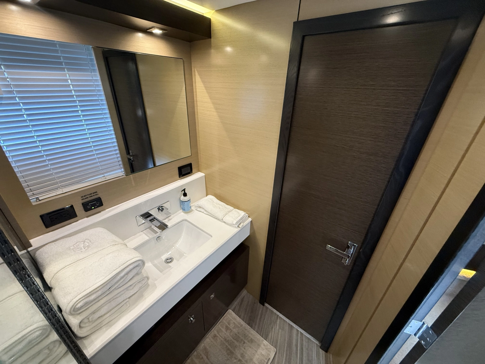 2016 Cruisers 60 Cantius